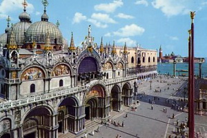 Xtrallusion offers characteristic Bed and Breakfast, B&B, Guest House, Hotel, Albergo and Country Lodge accommodation in Italy. Plus independent self-guided Walking, Adventure, Activity, Skiing and Paragliding Holiday itineraries on the Italian Rivieras, in the Italian Lakes, in the Italian Alps and in some of the most beautiful corners of Italy.